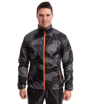 man wearing black camo insulated midlayer jacket 1 1